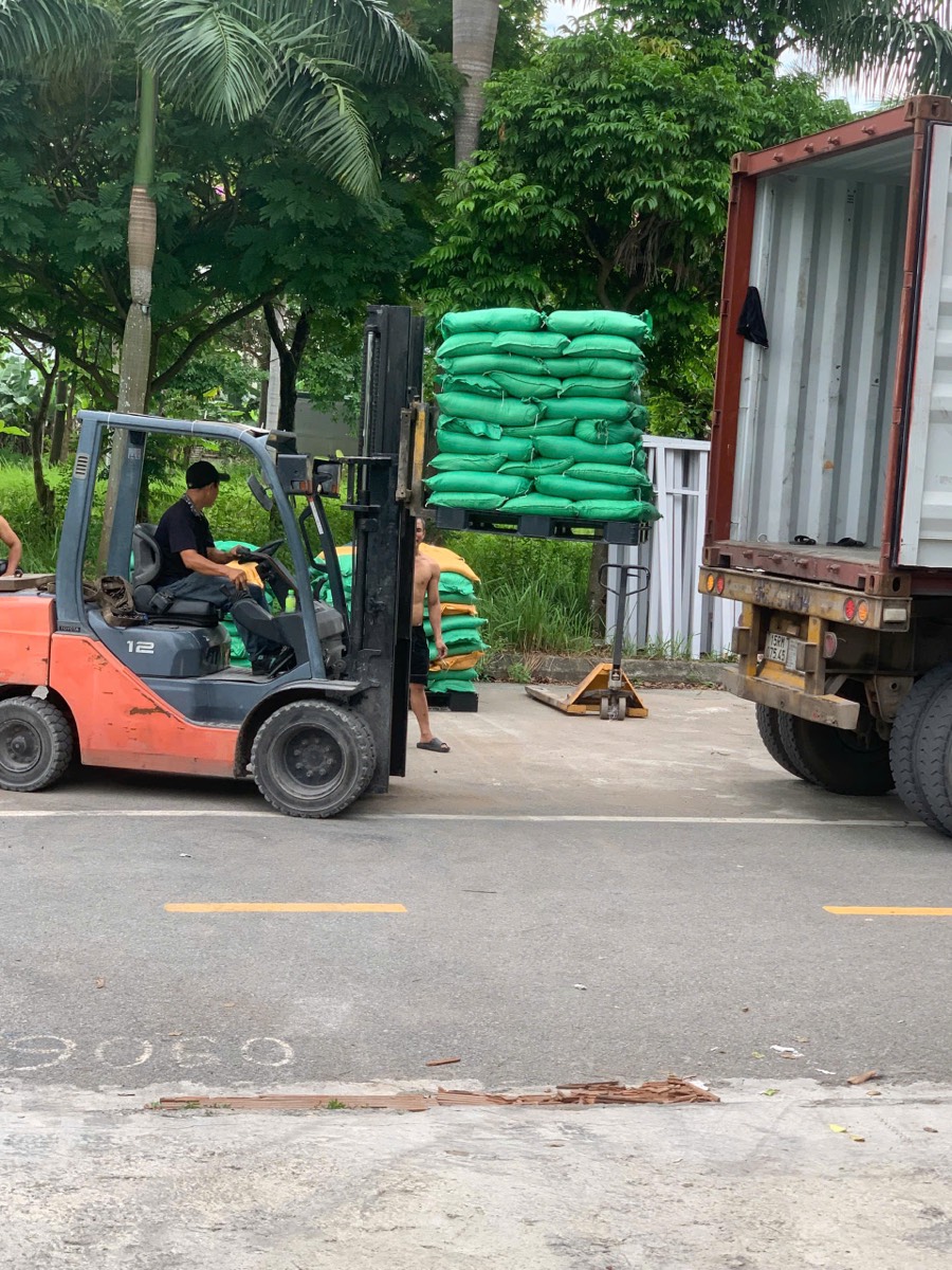 Bốc xếp bằng xe nâng